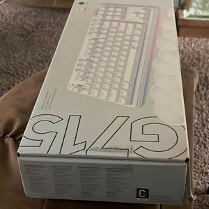 I’m selling a Logitech Wireless Gaming Keyboard G715.